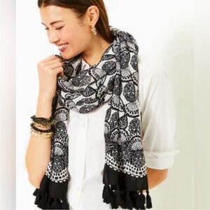 Lilly Pulitzer Resort Fringe Scarf GWP Oct 24 Coconut Pineapple Princess NWT New